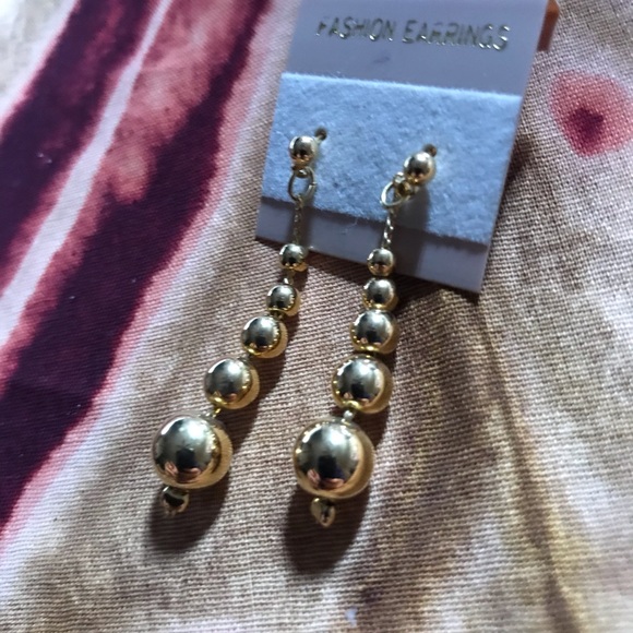 5/$20 ☀️Gorgeous Vintage Long Earrings - Picture 8 of 15